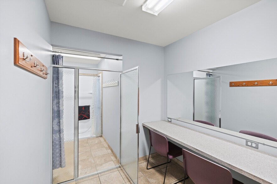 More Photos Of 2305 S Center Rd, Burton Office For Sale