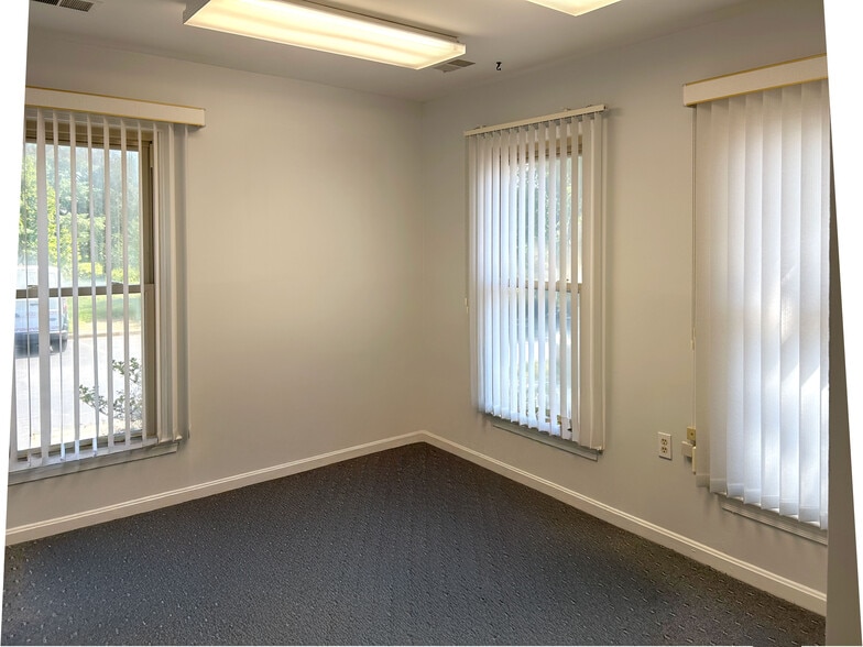 More Photos Of 15801-15811 Crabbs Branch Way, Rockville Office For Sale