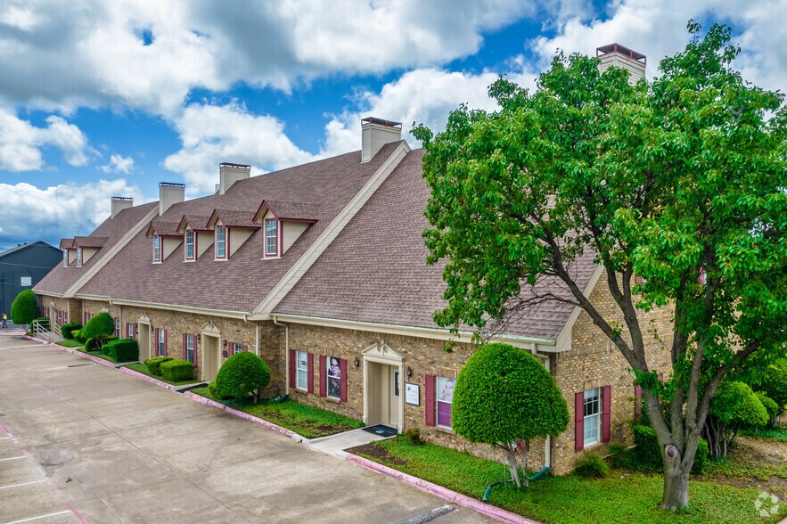 More Photos Of 326 S Edmonds Ln, Lewisville Medical For Lease