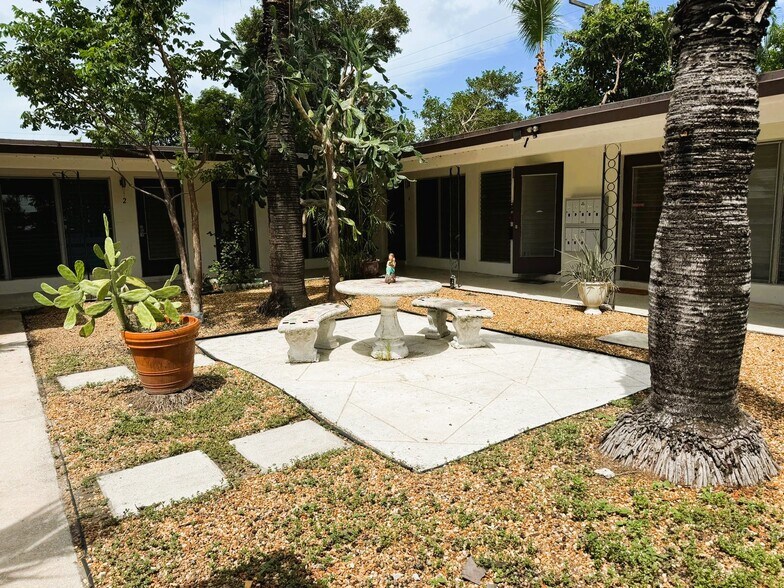 More Photos Of 1708 NE 20th Ave, Fort Lauderdale Apartments For Sale