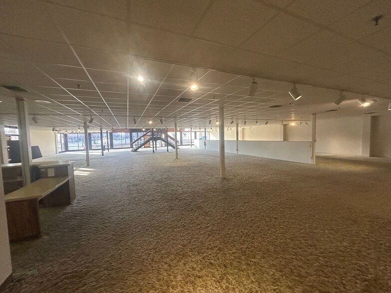 More Photos Of 400 N Martin Luther King Jr Dr, Decatur General Retail For Sale