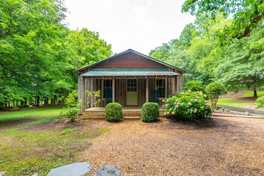 More Photos Of 565 Owens Gin Rd NE, Calhoun Lodge Meeting Hall For Sale