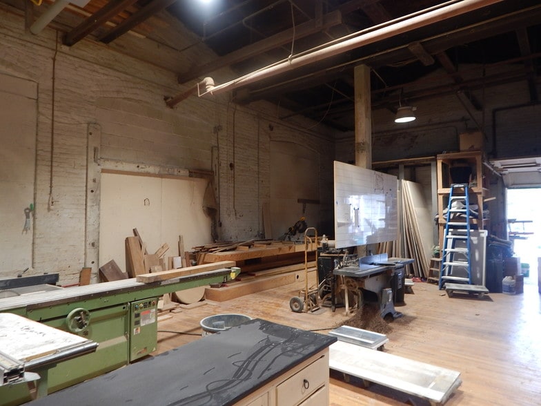 More Photos Of 209 Center St, Bridgeport Warehouse For Lease