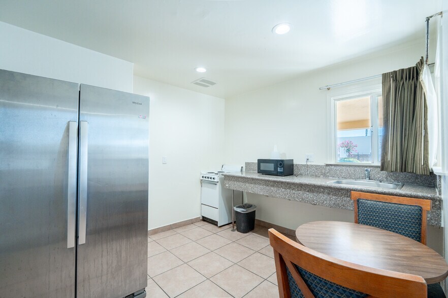 More Photos Of 9515 Folsom Blvd, Sacramento Hotel For Sale