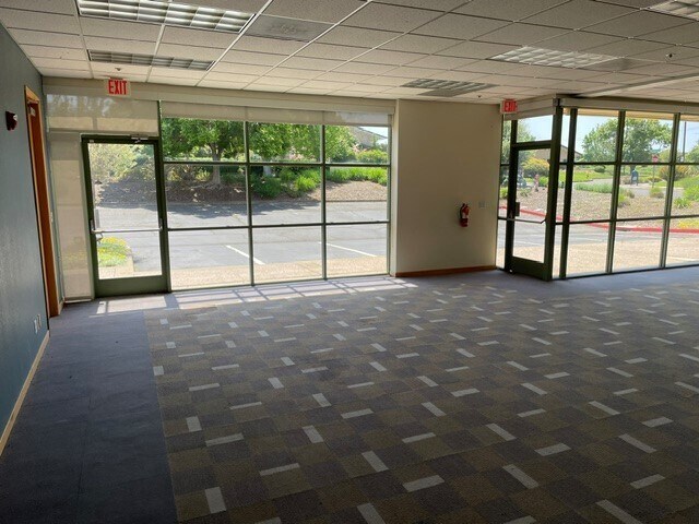 More Photos Of 10 Executive Ct, Napa Office For Lease