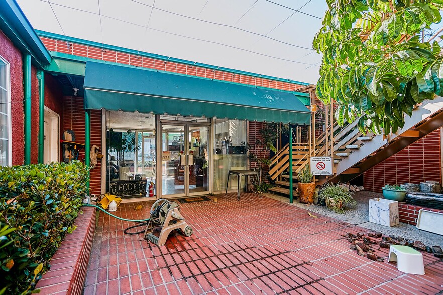 More Photos Of 2551 Beverly Blvd, Los Angeles Loft Creative Space For Lease