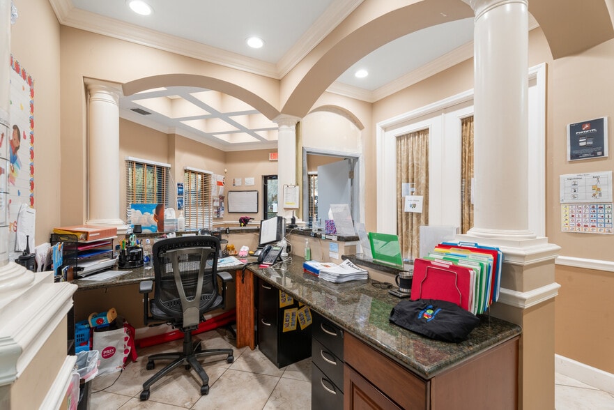 More Photos Of 2580-2590 SE Willoughby Blvd, Stuart Warehouse For Sale