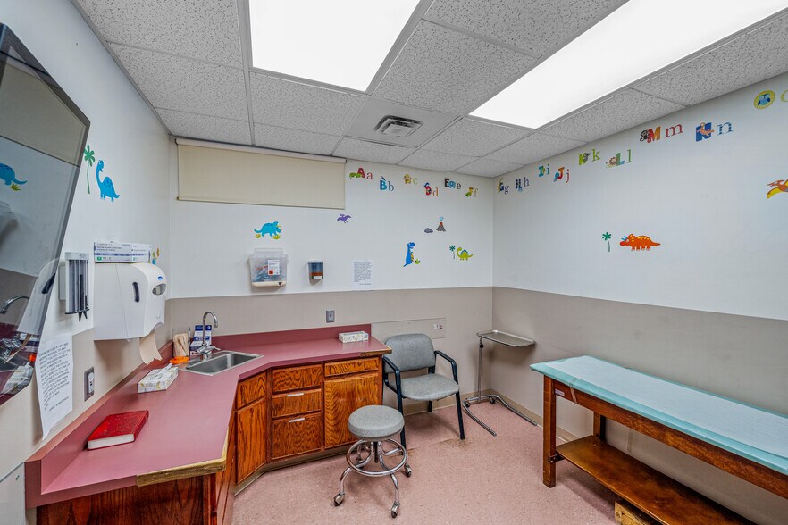 More Photos Of 15239 AL Highway 68, Crossville Medical For Sale