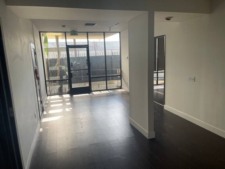 More Photos Of 7442 Varna Ave, North Hollywood Warehouse For Sale