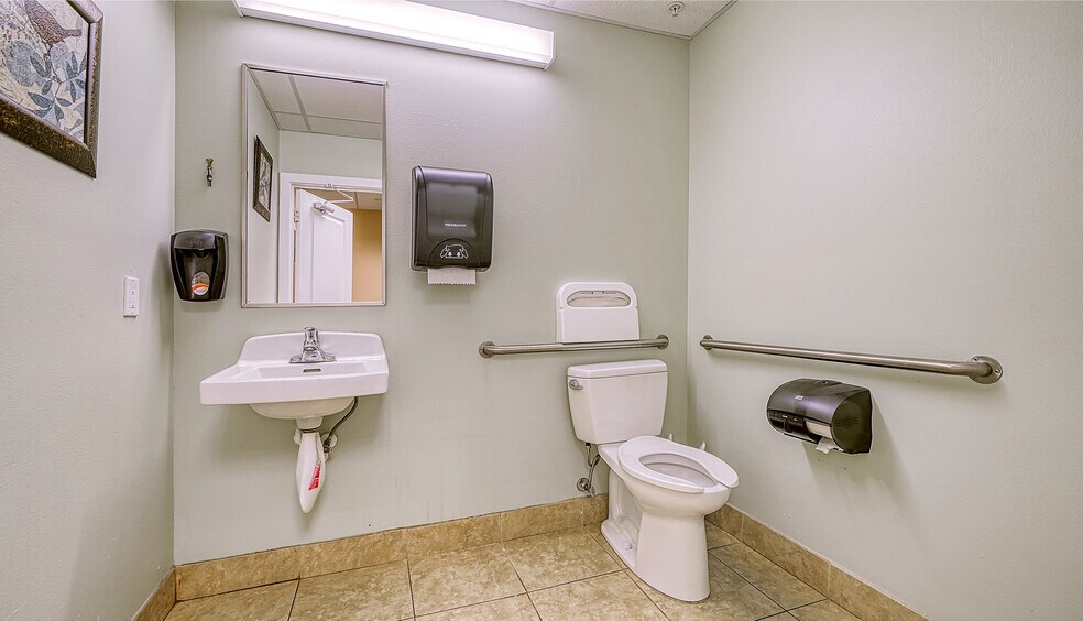 More Photos Of 7316-7320 Delainey Ct E, Sarasota Office Residential For Sale