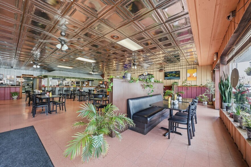 More Photos Of 715 1st Corso, Nebraska City Restaurant For Sale