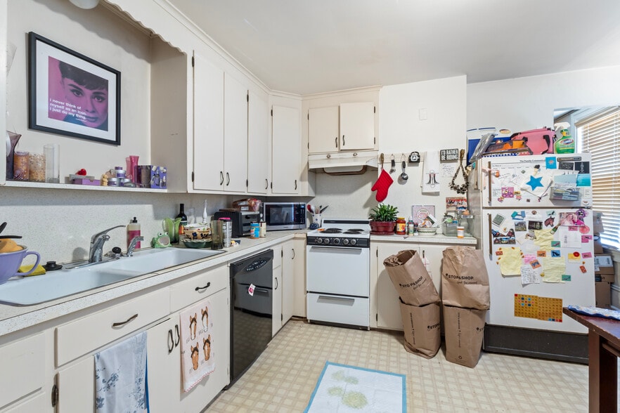 More Photos Of 176 Williams St, Providence Apartments For Sale