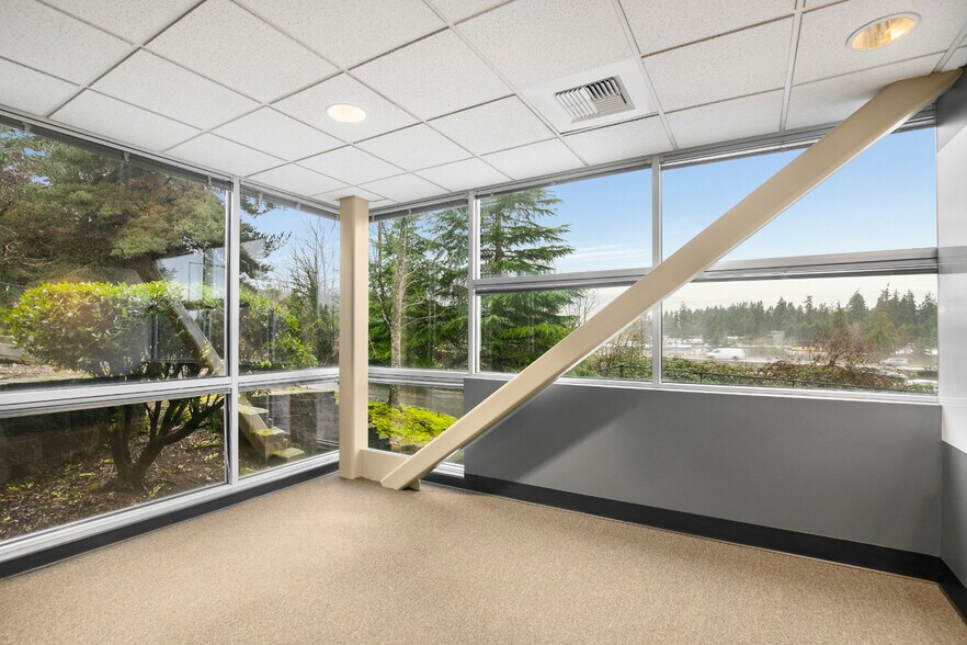 More Photos Of 11109 Slater Ave NE, Kirkland Office For Sale