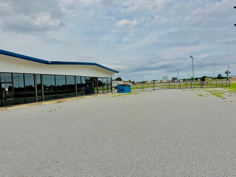 More Photos Of 3601 N Van Buren Byp, Enid Freestanding For Lease