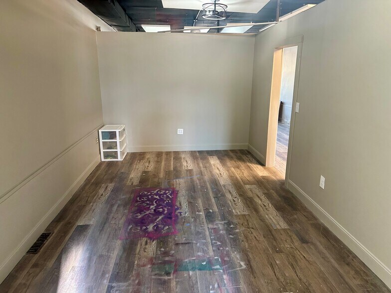 More Photos Of 22332 Harper Ave, Saint Clair Shores Storefront For Lease