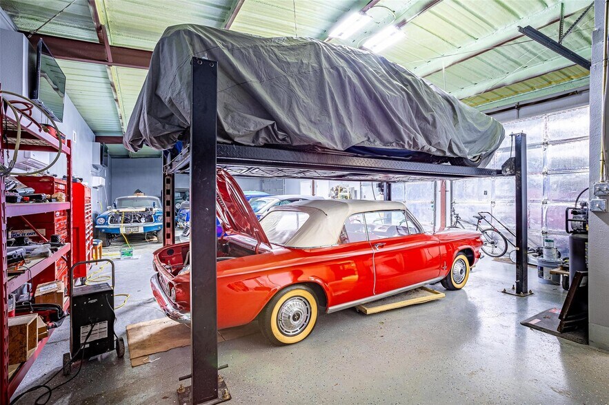 More Photos Of 18723 Mirror Lake Dr, Spring Warehouse For Sale