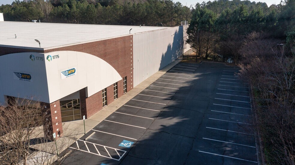 More Photos Of 1775 Hillcrest Rd, Norcross Distribution For Lease
