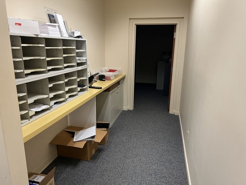 More Photos Of 31 Business Park Dr, Branford Light Manufacturing For Lease