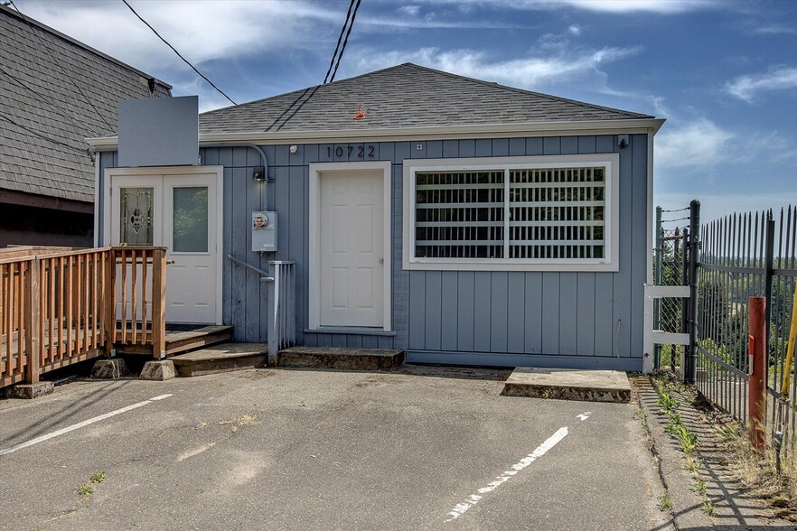 More Photos Of 10722 Lake City Way NE, Seattle Storefront Retail Office For Sale