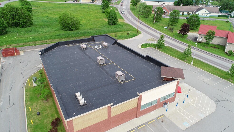 More Photos Of 4730 Us Route 5, Newport Drugstore For Lease