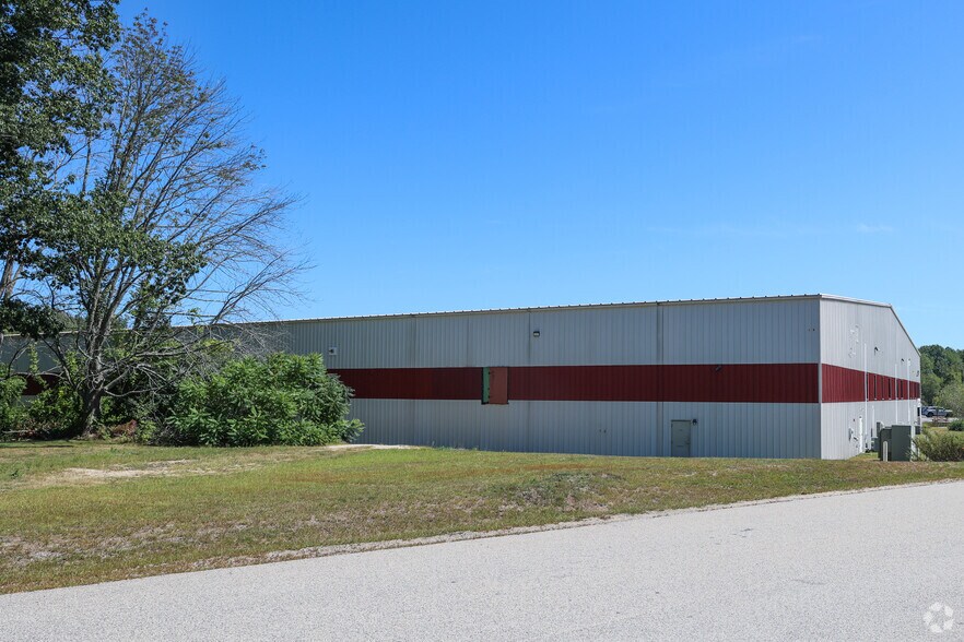 More Photos Of 6 Airfield Dr, Rye Warehouse For Sale