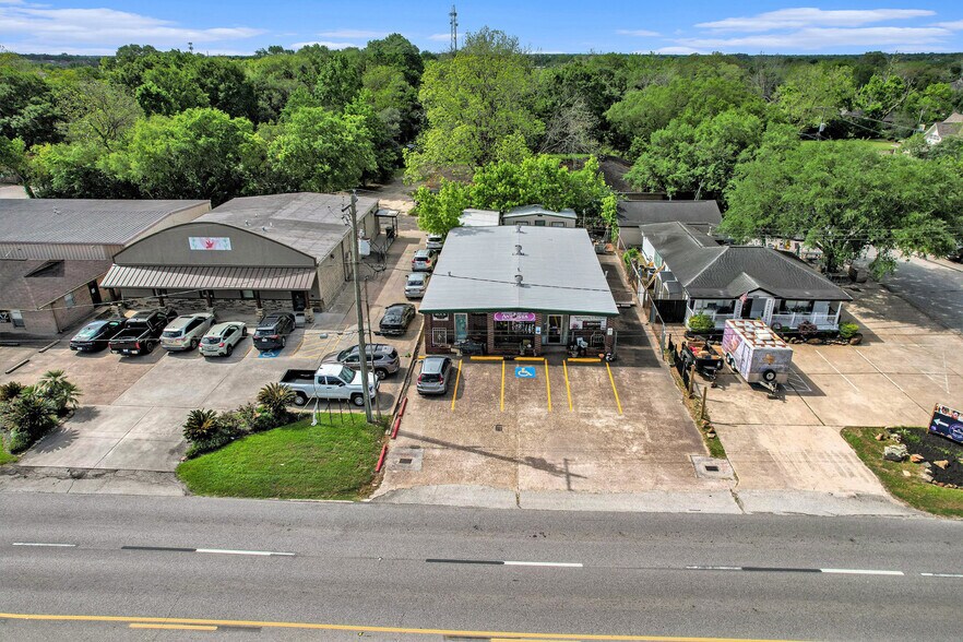 More Photos Of 4214 W Broadway, Pearland Freestanding For Sale