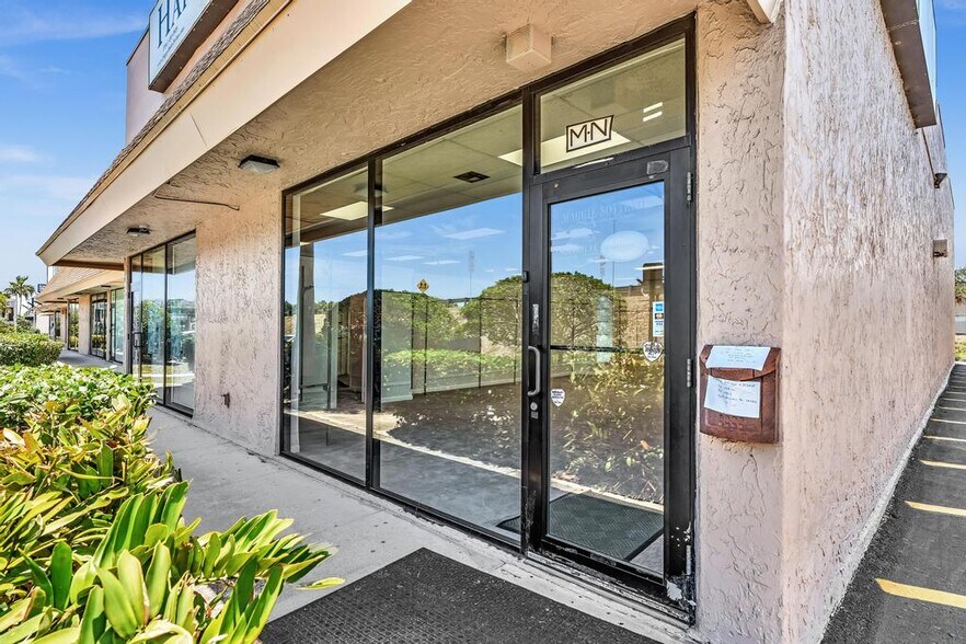 More Photos Of 2930 SW 30th Ave, Pembroke Park Freestanding For Lease