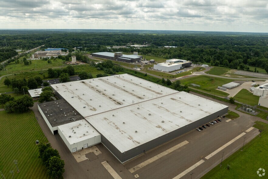 More Photos Of 150 Loomis Pky, Ravenna Warehouse For Lease