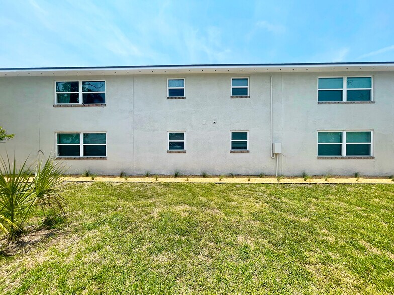 More Photos Of 408 13th Ave N, Jacksonville Beach Multifamily For Sale