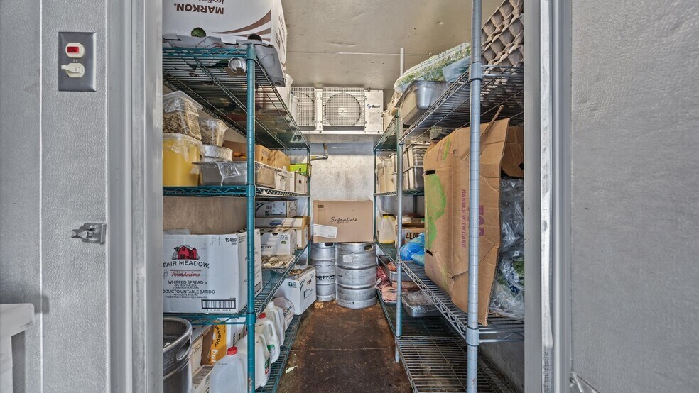 More Photos Of 412 Park Ave, Rifle Restaurant For Sale