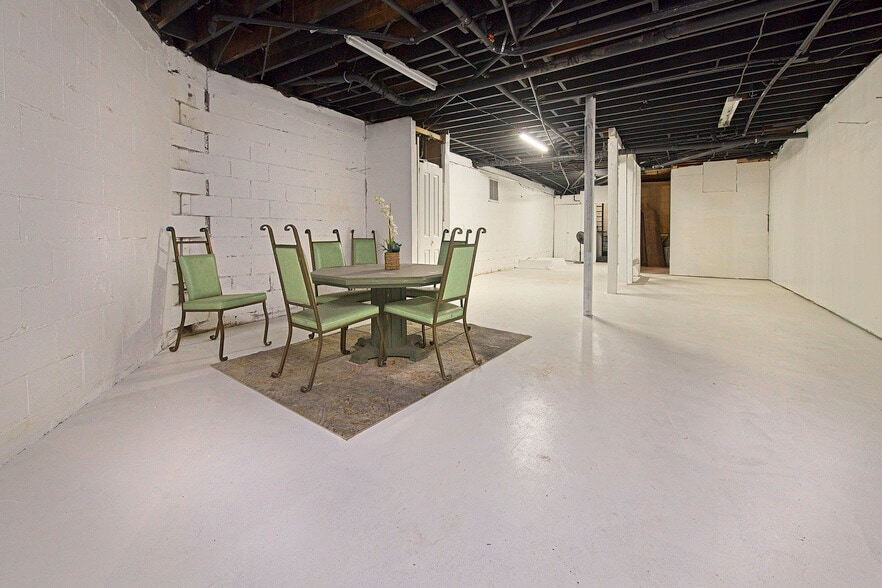 More Photos Of 2525 N Palm Canyon Dr, Palm Springs Hotel For Sale