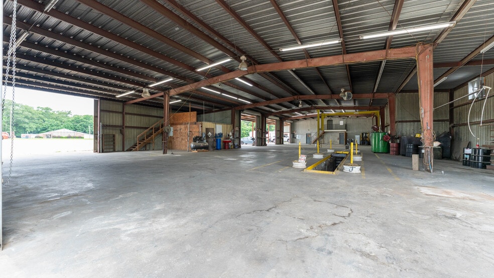 More Photos Of 565 Thomas St, Camilla Industrial For Sale
