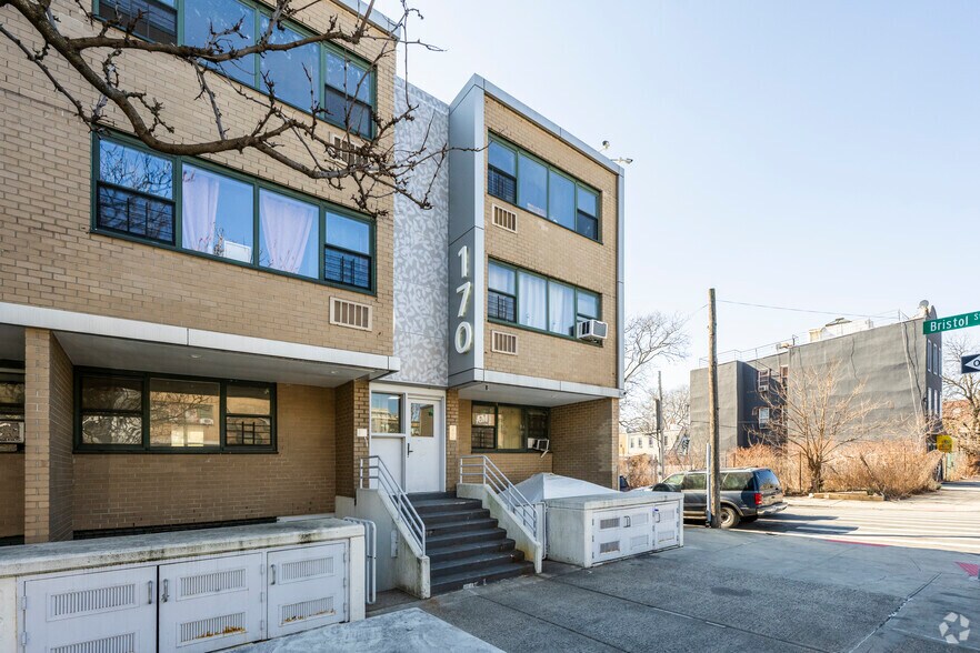 More Photos Of 353-376 Chester St, Brooklyn Apartments For Lease