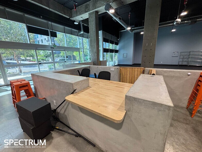 More Photos Of 6200 Variel Ave, Woodland Hills Apartments For Lease
