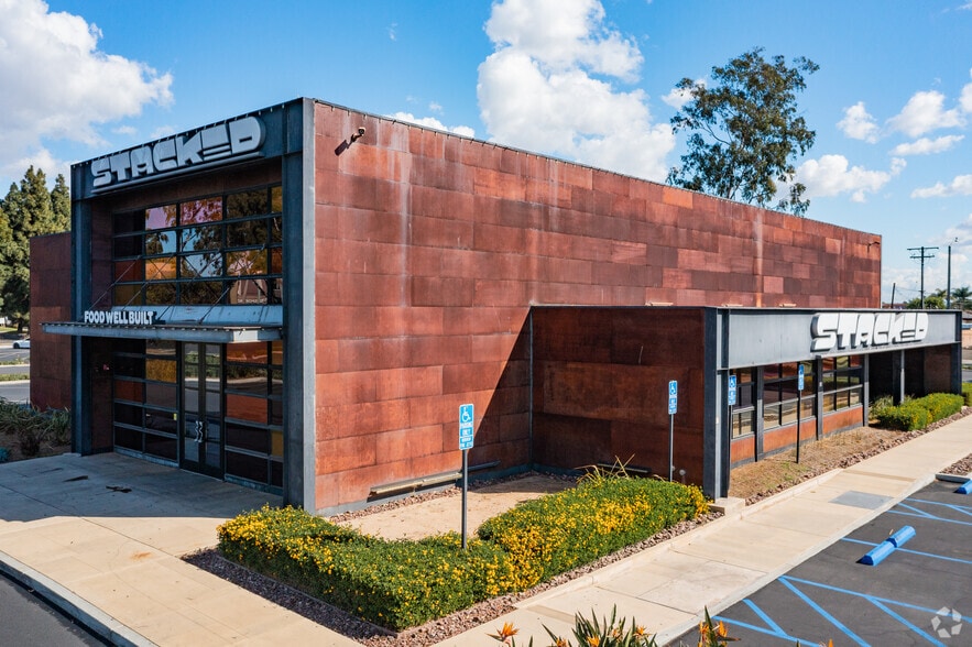 More Photos Of 239 Los Cerritos Mall, Cerritos Unknown For Lease