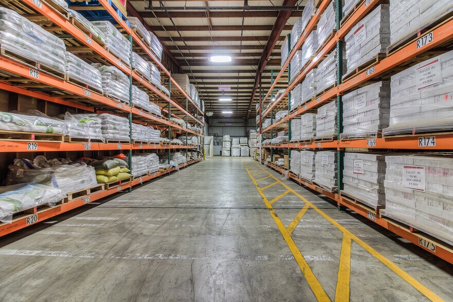 More Photos Of 1535-1541 W Lee Rd, Othello Warehouse For Sale
