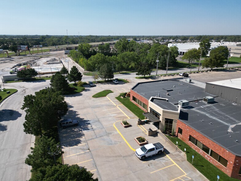 More Photos Of 2060 E Tulsa St, Wichita Cement Gravel Plant For Lease