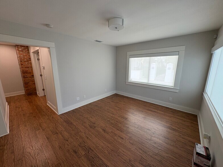 More Photos Of 535 Lafayette Ct, Sarasota Office For Lease