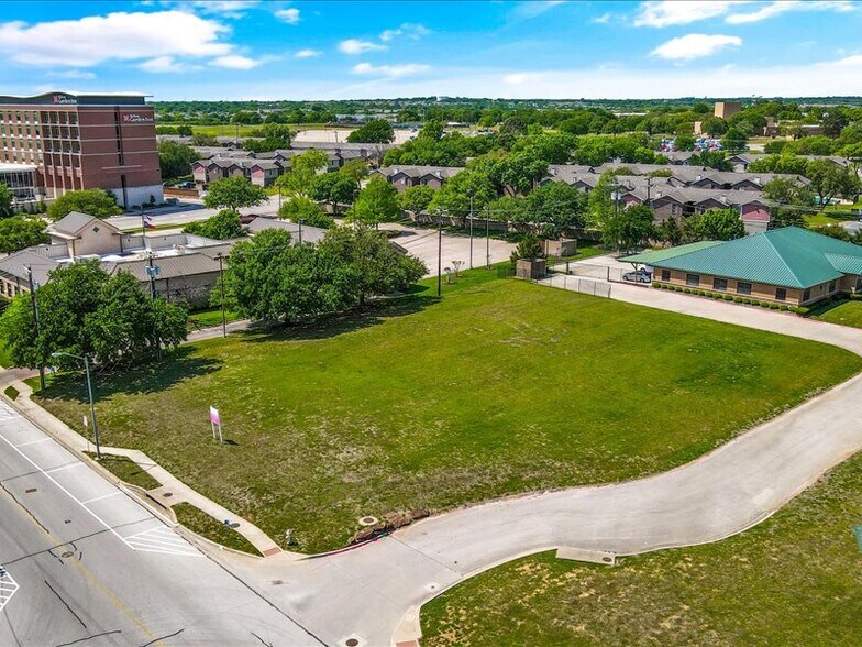 More Photos Of 860 Thousand Oaks, Hurst Land For Sale