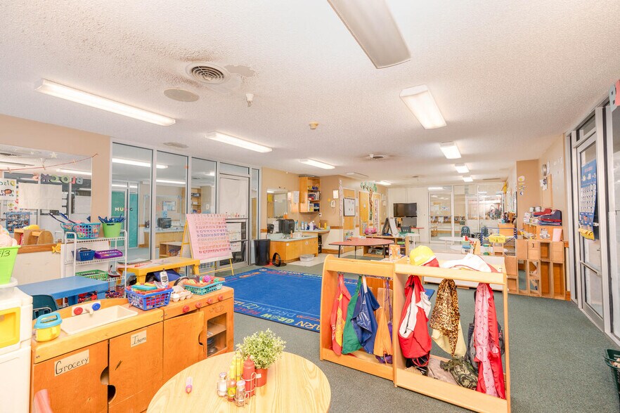 More Photos Of 2081 Mesa Valley Way, Austell Specialty For Sale