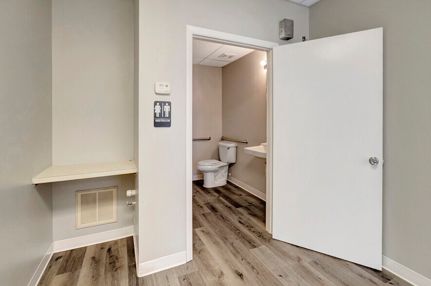 More Photos Of 7204 Massachusetts Ave, New Port Richey Unknown For Lease