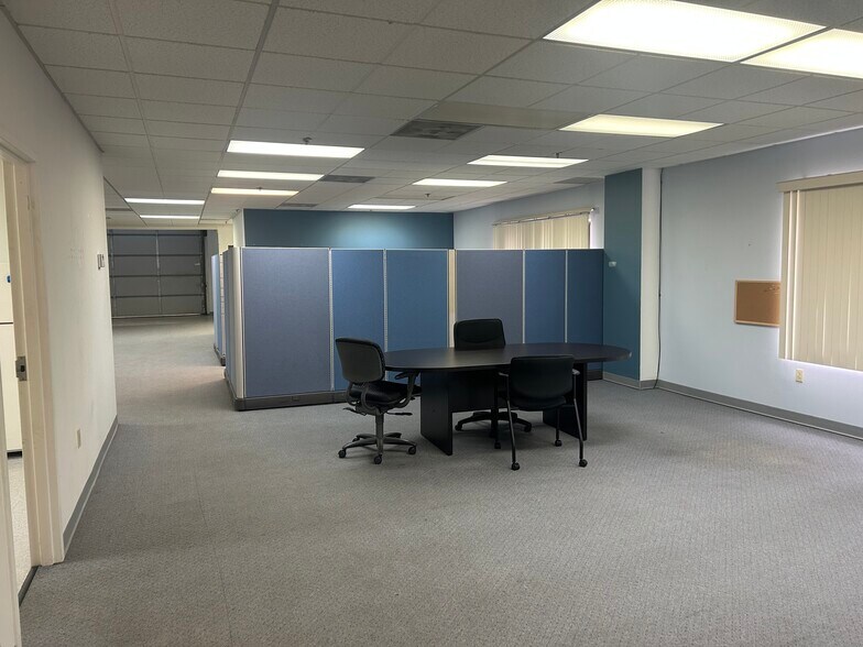 More Photos Of 6629 Engle Rd, Middleburg Heights Warehouse For Lease