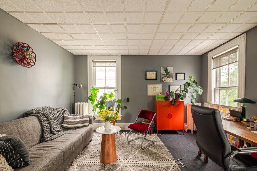More Photos Of 437 E Allen St, Hudson Office For Sale