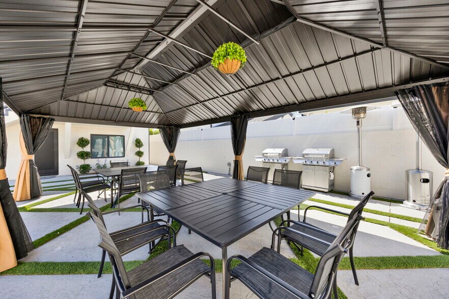 More Photos Of 7410 Denny Ave, Sun Valley Healthcare For Sale