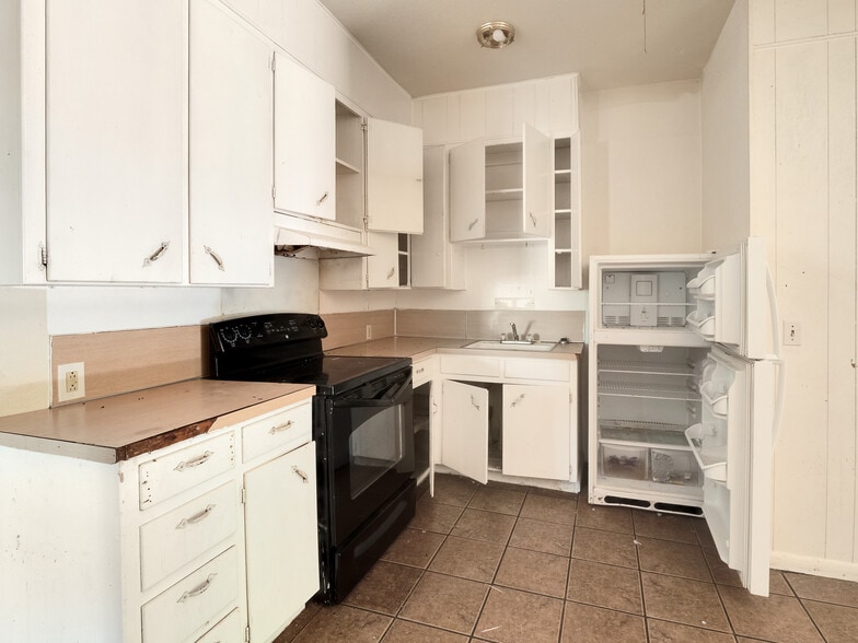 More Photos Of , Hamilton Multifamily For Sale