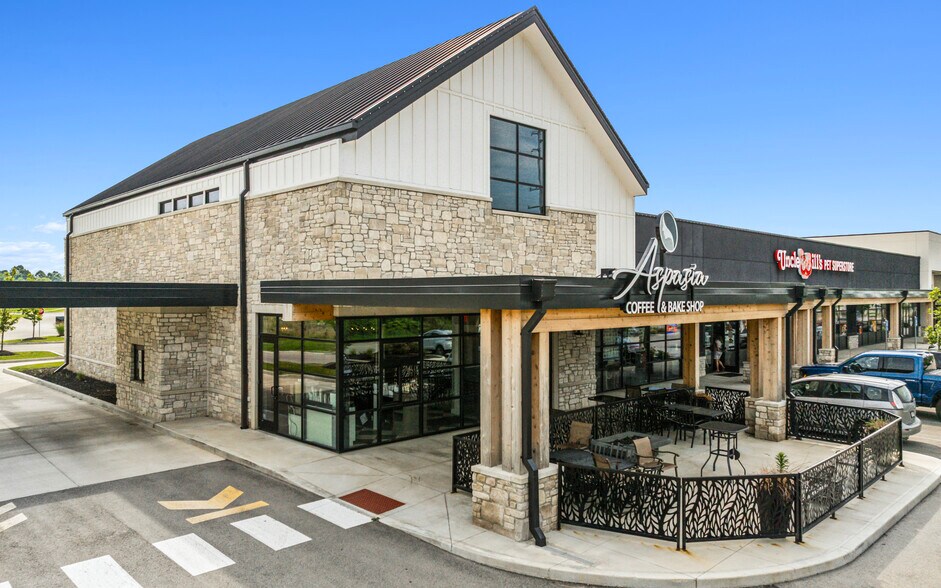 More Photos Of 3091 S US 421, Zionsville Storefront For Sale