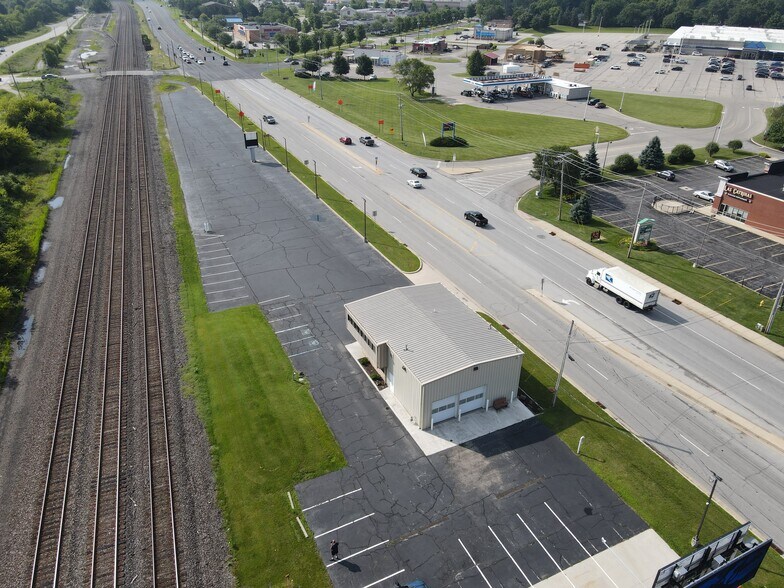 More Photos Of 23119 US Highway 33, Elkhart Storefront For Lease