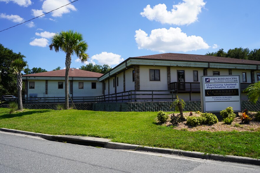 More Photos Of 301 Skyline Dr, Lady Lake Medical For Sale