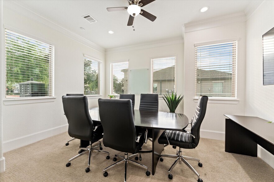 More Photos Of 12254 Queenston Blvd, Houston Medical For Lease