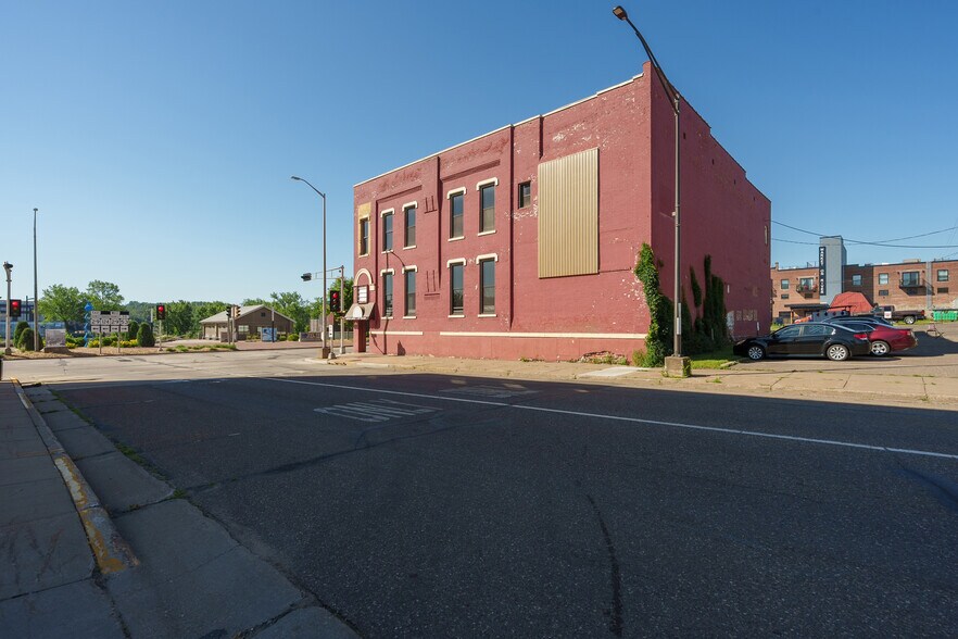 More Photos Of 2 Bay St, Chippewa Falls Storefront Retail Office For Sale